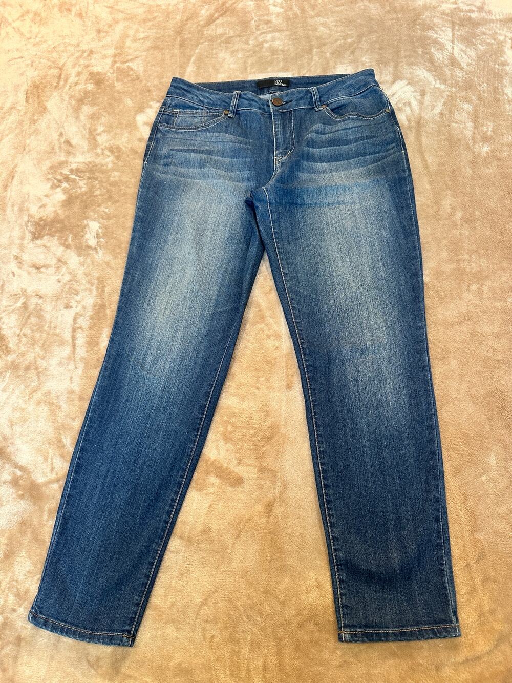 1822 Denim Women's Size 6 Straight Leg Stretch Jeans